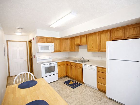 3rd image of 2118 University Ave #1101