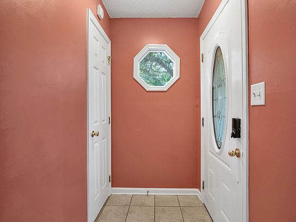 4th image of 130 Hickman Ct