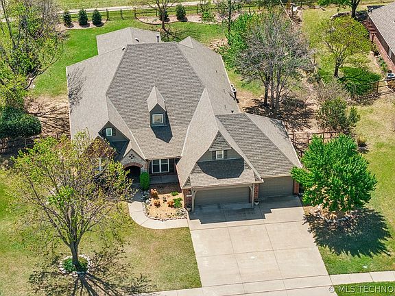2nd image of 13820 E 93rd Cir N