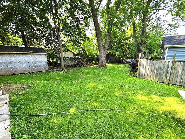260 Metro Rd N #B — Photo 22