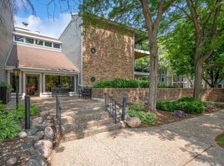 3020 Saint Albans Mill Rd APT 202, Hopkins, MN 55305