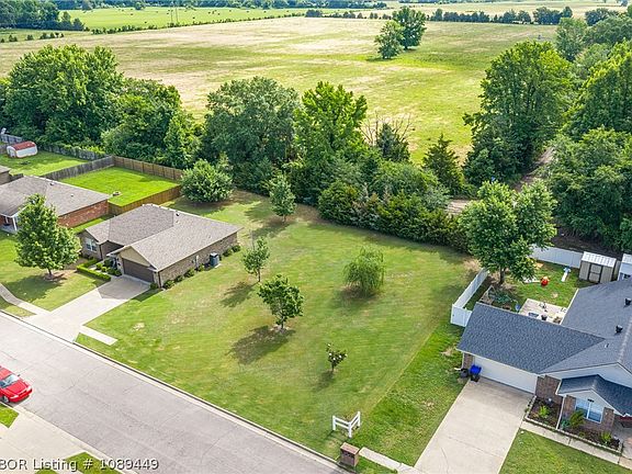 2nd image of Riley Cir