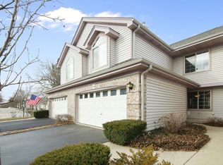 1528 N Saint Marks Pl, Palatine, IL 60067