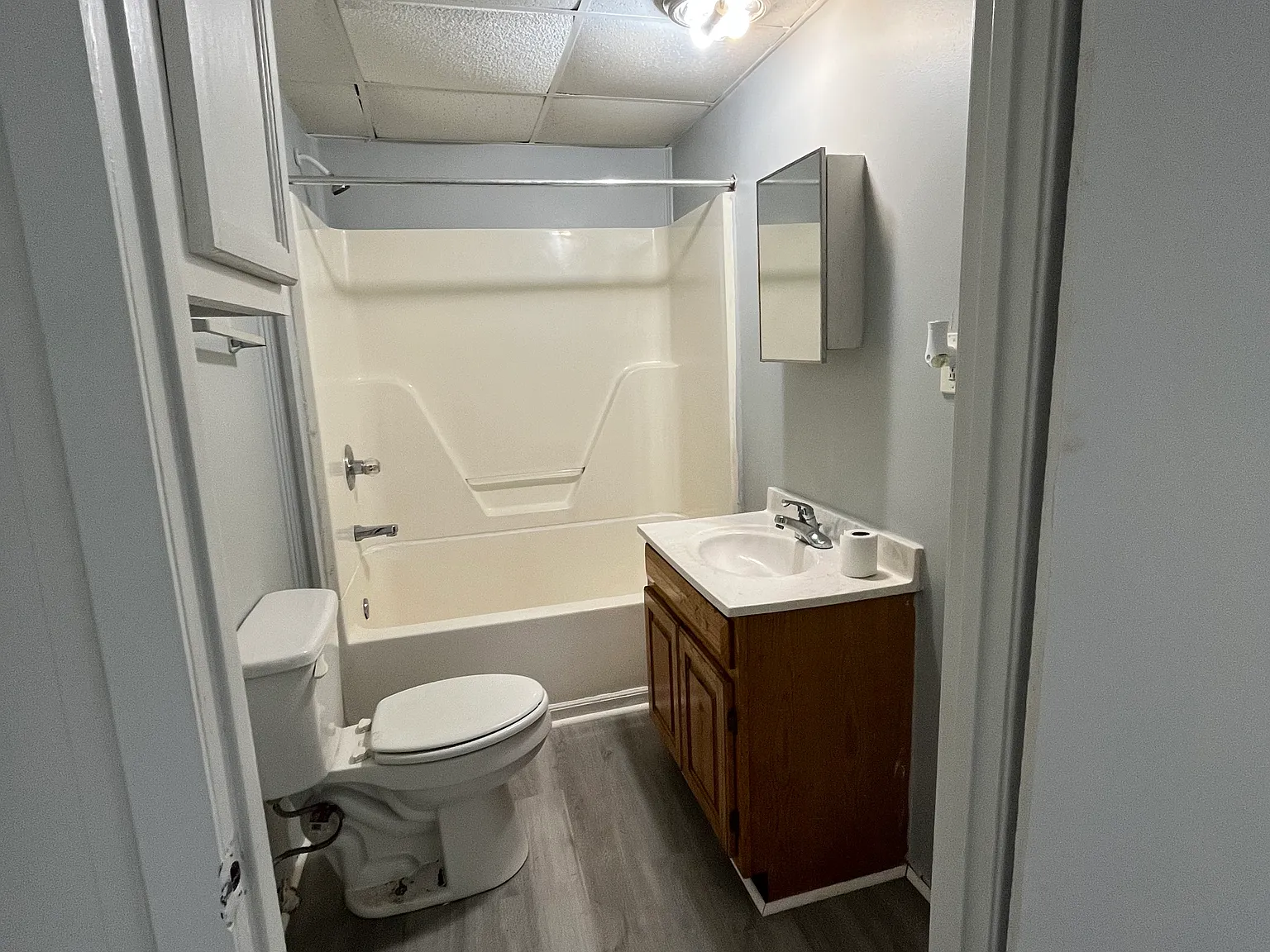 2449 Woodbine Ave — Photo 4