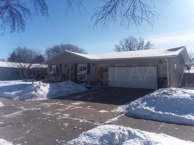2218 Springbrook Ct, Grand Forks, ND, 58201