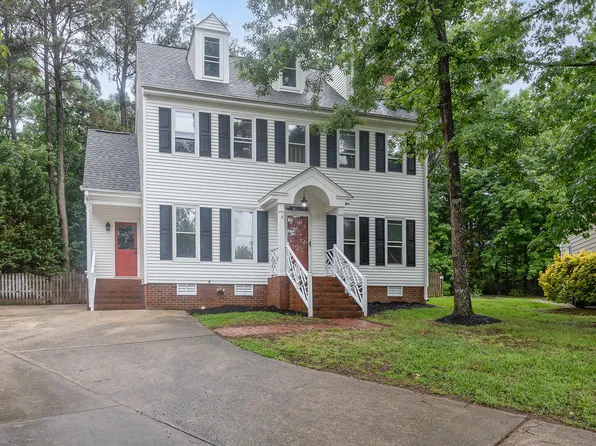 105 Houston Cir, Cary, NC 27513