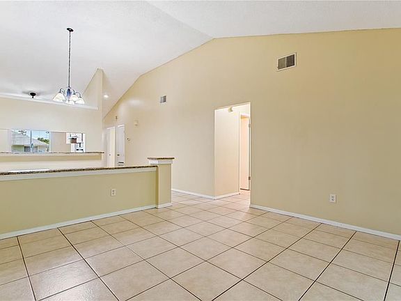 3rd image of 3219 Laurel Dale Dr