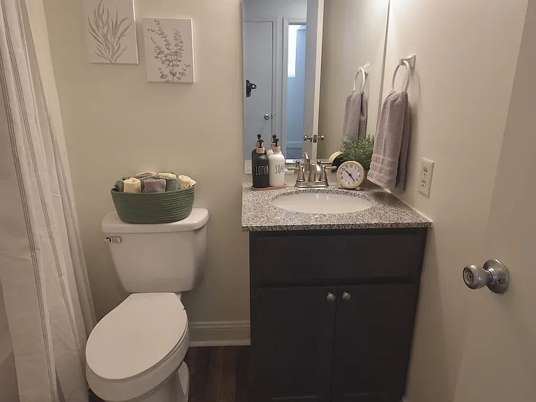Waveland Place Apartments — Photo 28