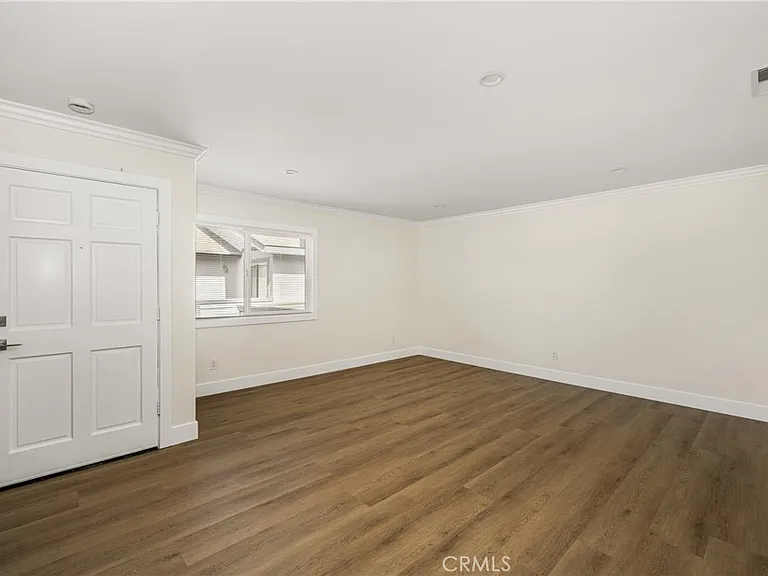 4032 Howard Ave — Photo 7