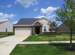 1269 Lark St, Lake Orion, MI 48360