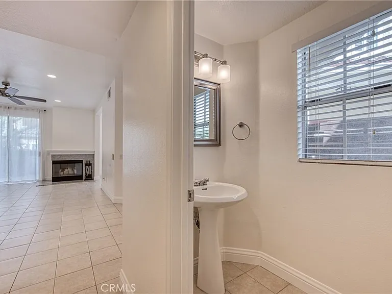 208 Chandon — Photo 22