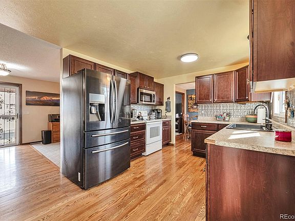 4th image of 10631 Julian Street