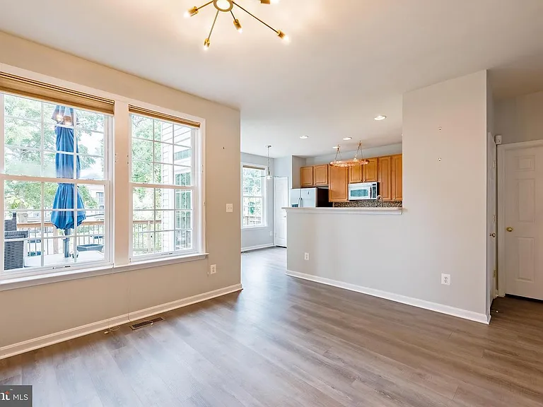 3385 Beechcliff Dr — Photo 25