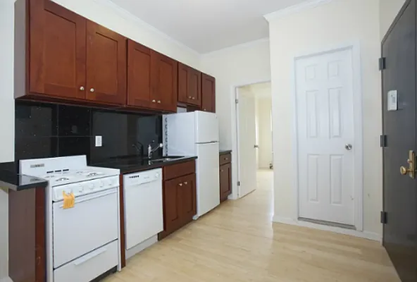 Rented by Yup Realty LLC | media 9