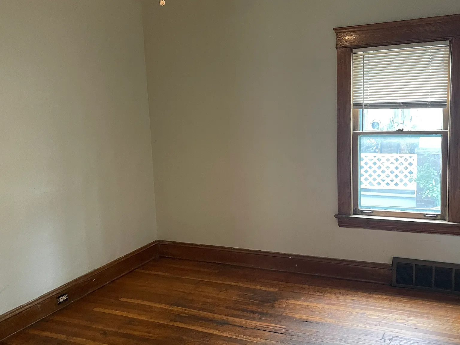 2 bed, 800 sqft, $1,100 — Photo 3