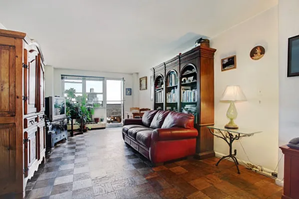 Sold by Citi Habitats | media 7