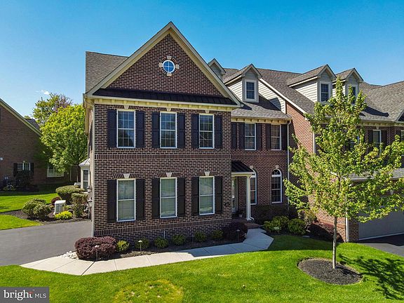 3rd image of 86 Rittenhouse Cir