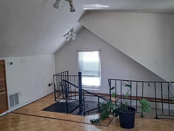 4th image of 2623 N Southport Ave #2-RB