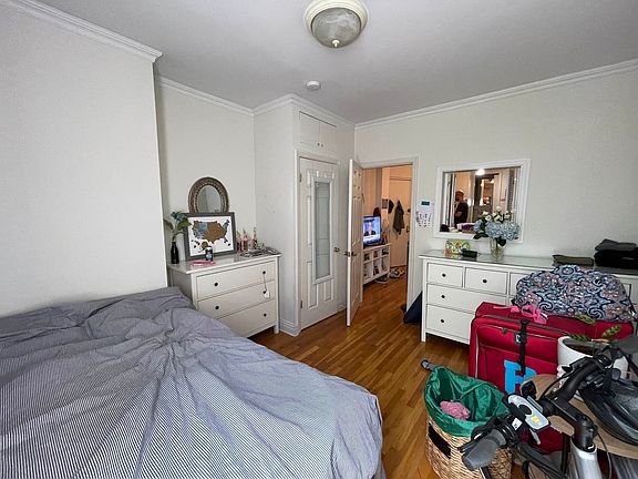 3rd image of 304 E 83rd St APT 3C