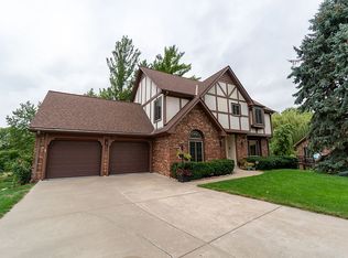 7511 Cardinal Cir, Lincoln, NE 68506