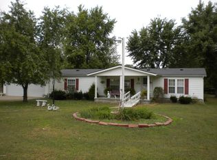 1690 Dewey Rd, Eldorado, IL 62930