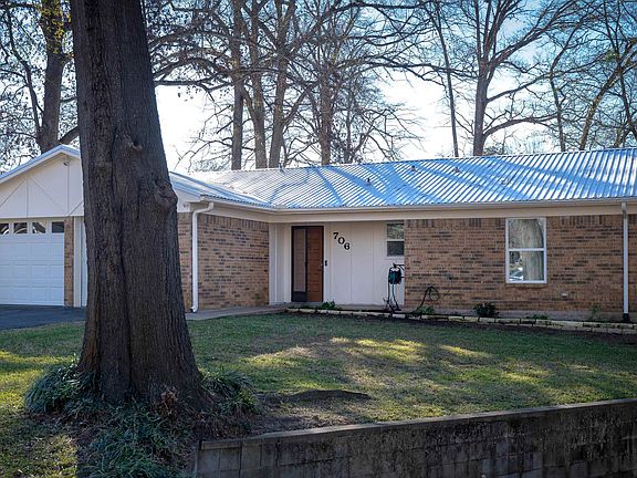 3rd image of 706 E Lynnwood Ln