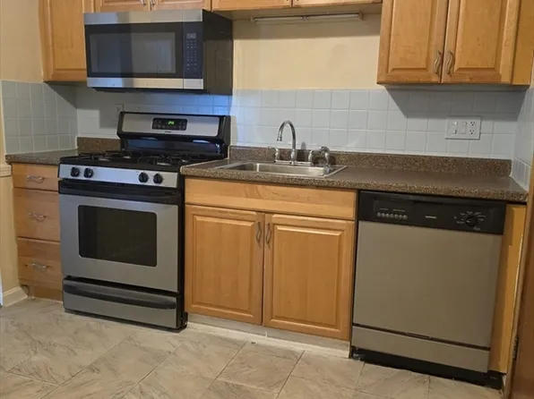70 Mudge St #8, Lynn, MA 01902