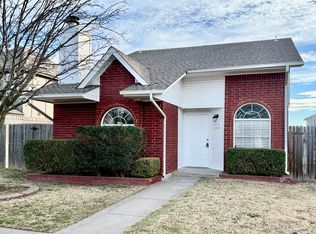 2616 Briarcliff Dr, Moore, OK 73170