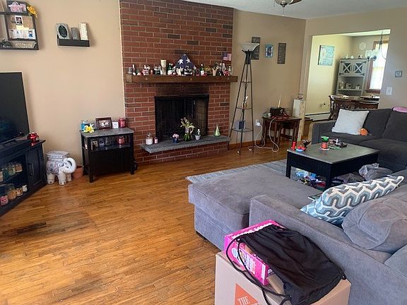 2nd image of 32 Mayflower Dr
