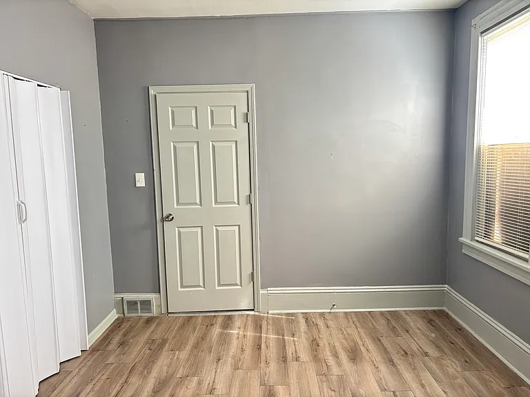 4019 Newark Ave #2 — Photo 7