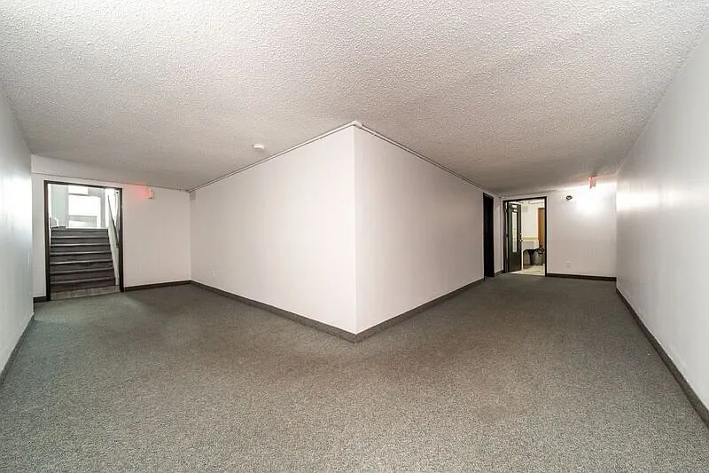 1 bed, 1.0 bath, 700 sqft, $1,050 — Photo 3