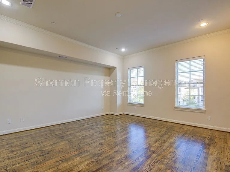 9627 Fannin Sta W — Photo 13