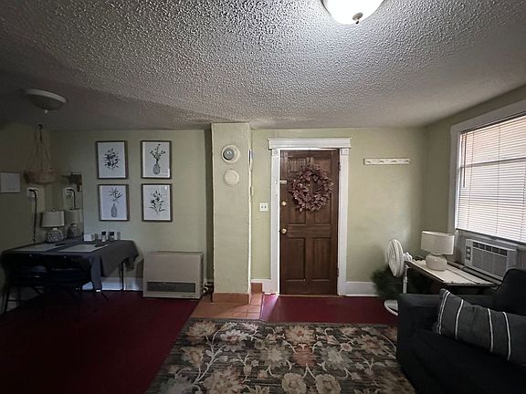 3rd image of 1011B N Corona St