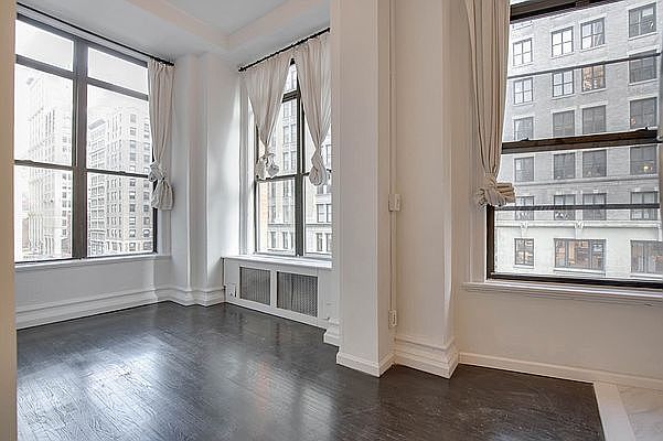 1st image of 220 Park Ave S APT 4B
