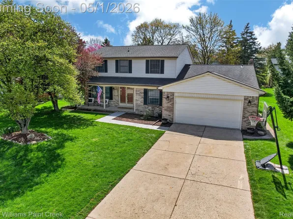 3085 Baypoint Dr, Rochester Hills, MI 48309