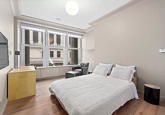 5th image of 55 Wall St APT 550