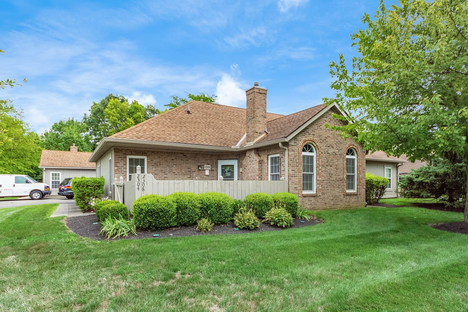 2308 Willowside Ln photo 1