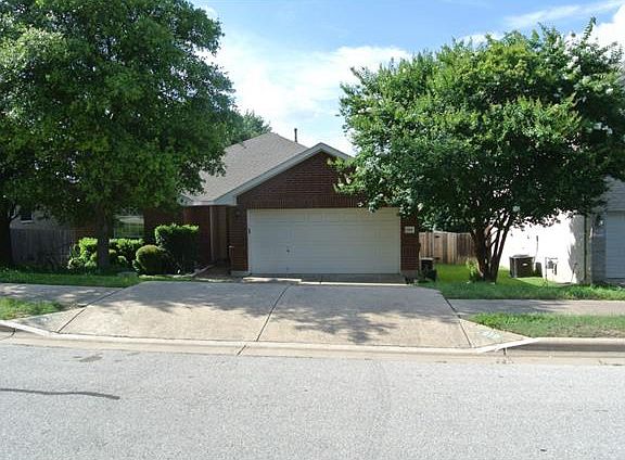 2nd image of 919 Savanna Ln