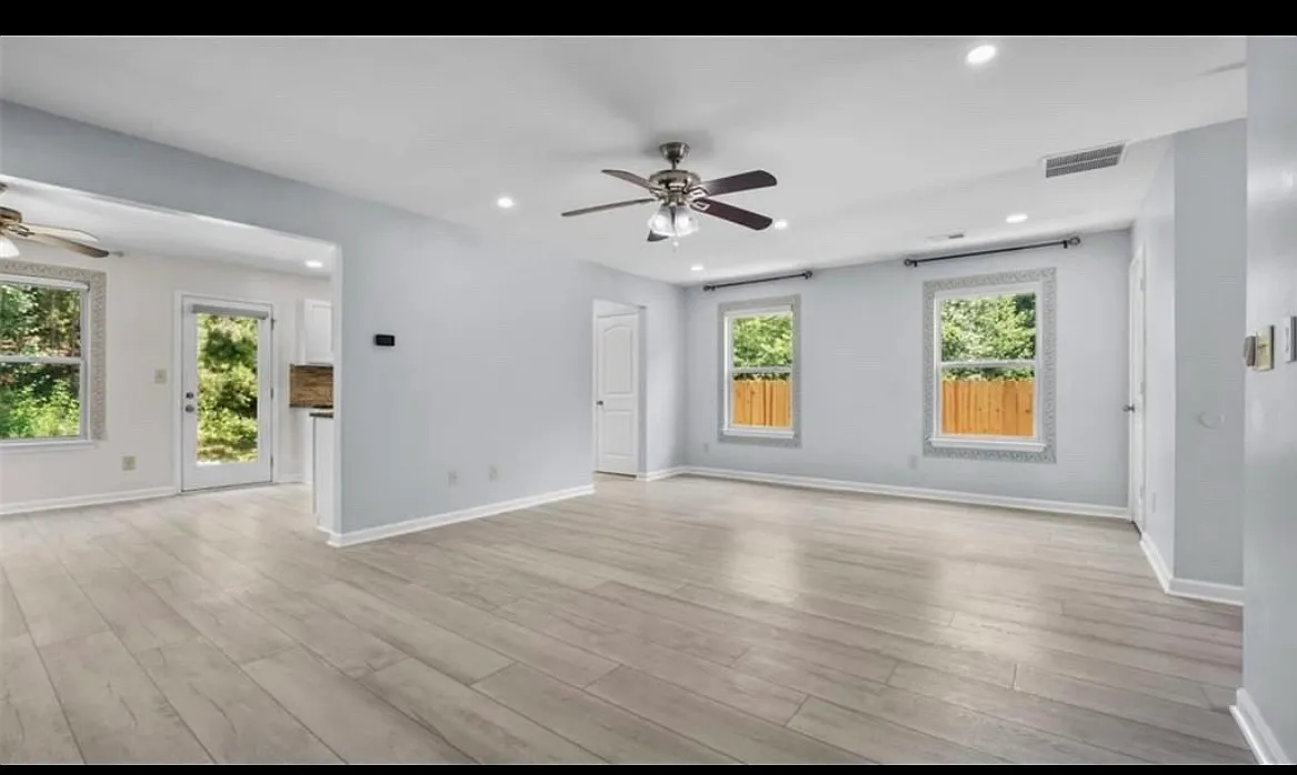 173 Oakland Hills Way — Photo 3