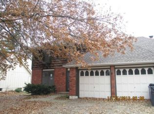 1813 Arrowhead Dr, Olathe, KS 66062