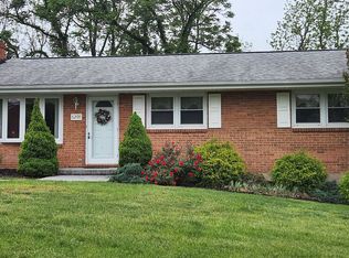 6209 Nell Cir, Roanoke, VA 24019