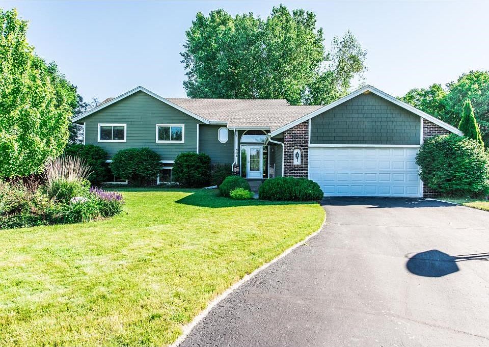 1st image of 583 Worchester Cir