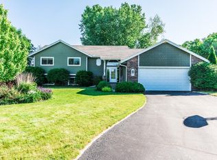 583 Worchester Cir, Eagan, MN 55123