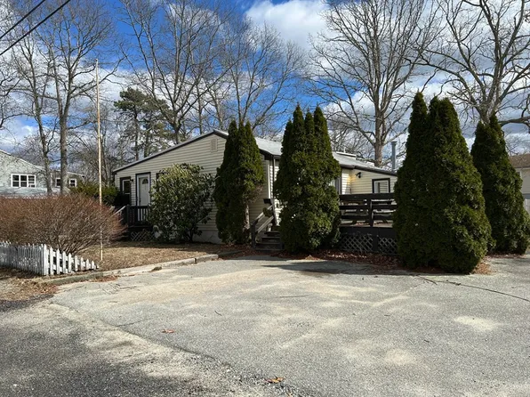 26 McKinley St, Wareham, MA 02571