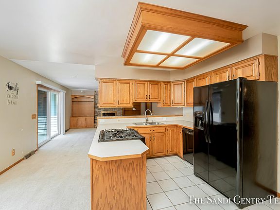 4th image of 13389 Greenleaf Ln