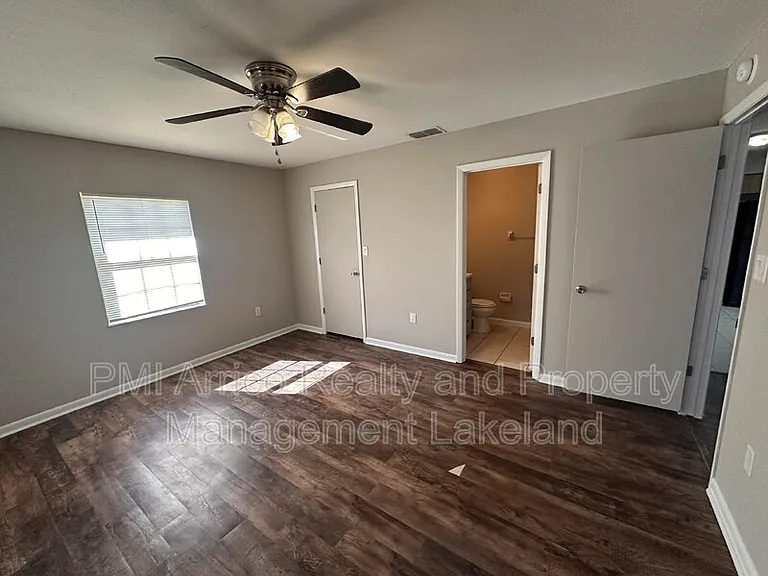 3211 Julia Ct — Photo 4