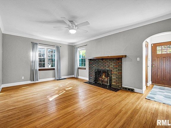 4th image of 317 W Corrington Ave
