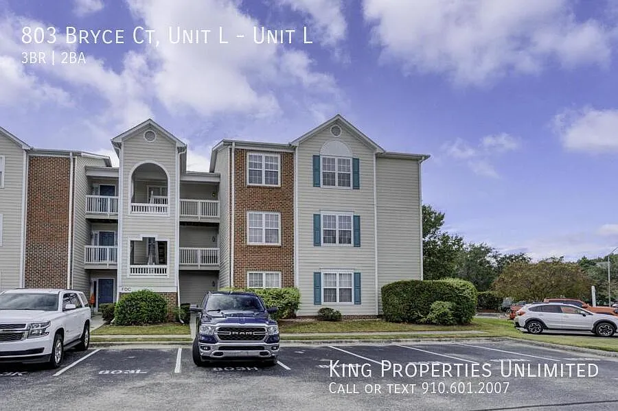 Building Photo - 803 Bryce Ct #L