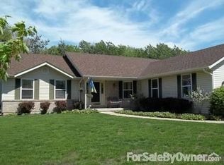 429 Spring Ridge Dr, Crystal Lake, IL 60012