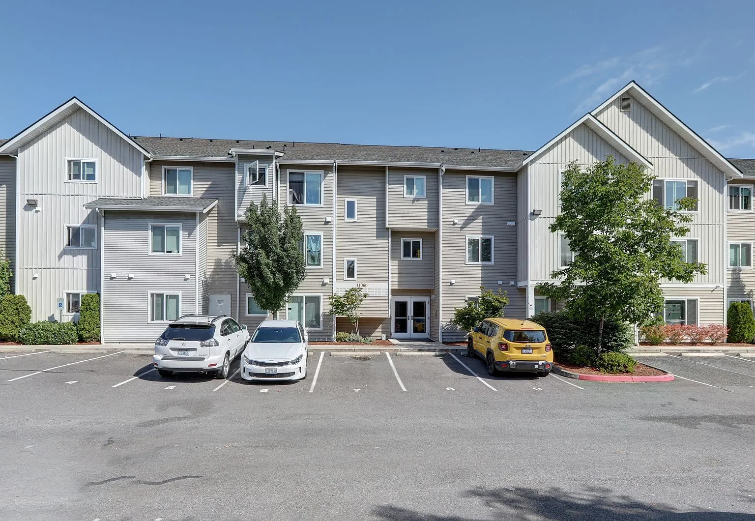 DubSea Apartments — Photo 4
